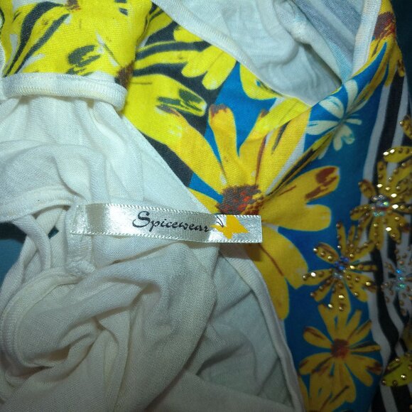 Spicewear, Stripe and daisy floral tank top, with golden/silver studs design. - Picture 11 of 11